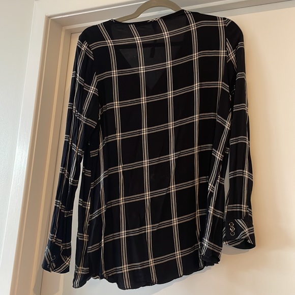 Kensie Black and White Plaid Top with Ruffles - Size Medium - Picture 2 of 8